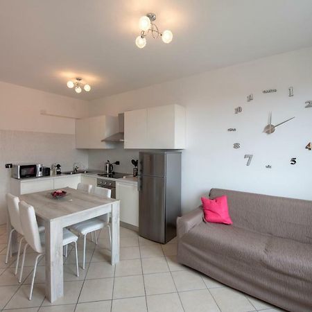 Be Lake Apartment Baveno Exterior photo